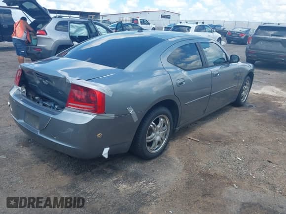 ✅ 2006 Dodge Charger • VIN: 2B3KA43G66H406246 • Лот: 42741841. Опубликован ранее на IAAI с пробегом 102 243 миль. Бесплатный доступ к архиву аукционных продаж из США и подробный отчёт об истории автомобиля на DreamBid. Изображение 4.