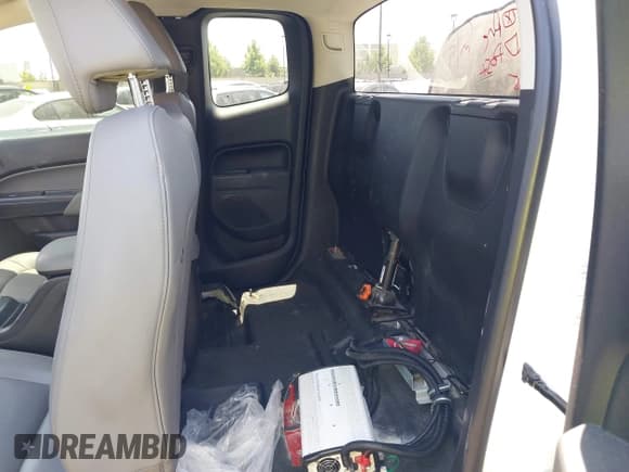 ✅ 2019 Chevrolet Colorado 2WD Work Truck • VIN: 1GCHSBEA3K1172420 • Lot: 42846458. Wystawiony na IAAI z przebiegiem 81 366 mil. Bezpłatny archiwum sprzedaży aukcyjnych z USA i szczegółowy raport historii pojazdu na DreamBid. Zdjęcie 8.