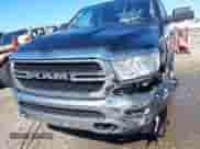 2019 Ram 1500 Tradesman z VIN 1C6SRFCT6KN601725, wystawiony jako IAAI lot #42523092 z przebiegiem 157 264 mil mil oraz . Historia ofert i sprzedaży dostępna na DreamBid. Obrazek 17.