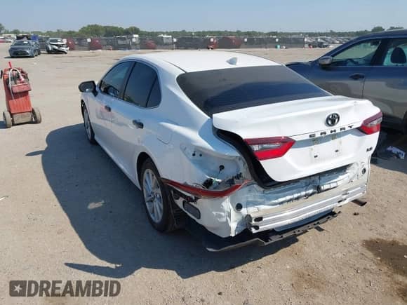 2022 Toyota Camry LE с VIN 4T1C11AK5NU680666, выставлен на аукционе IAAI как лот 43217749 с пробегом 59 913 миль миль и . История ставок и продаж доступна на DreamBid. Изображение 3.