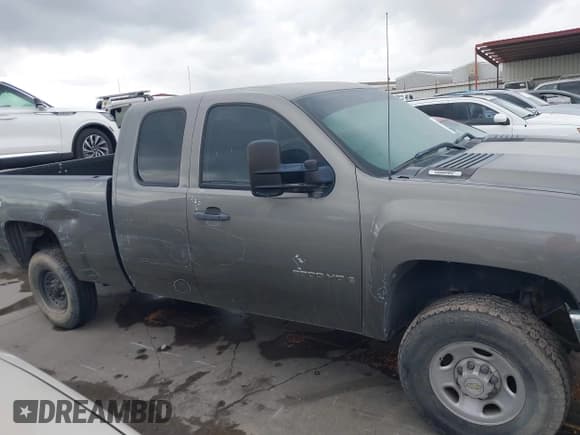 ✅ 2009 Chevrolet Silverado 2500HD Work Truck • VIN: 1GCHK49K39E147275 • Лот: 43731035. Опубликован ранее на IAAI с пробегом 140 816 миль. Бесплатный доступ к архиву аукционных продаж из США и подробный отчёт об истории автомобиля на DreamBid. Изображение 13.