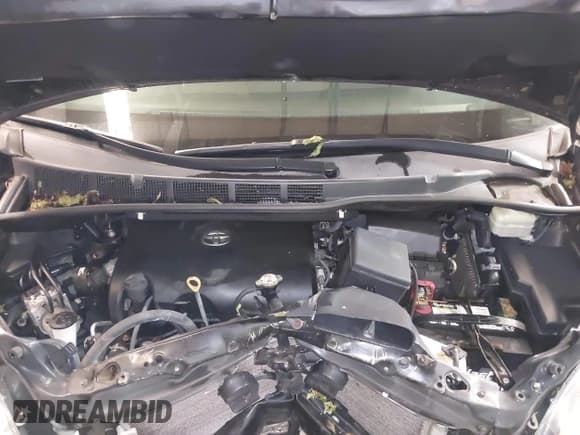 ✅ 2017 Toyota Sienna XLE Auto Access Seat • VIN: 5TDYZ3DC6HS773305 • Lot: 42364773. Listed on IAAI with 58,621 mi. Free auction sales archive from the USA and detailed vehicle history report at DreamBid. Image 10.