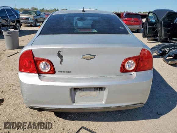 ✅ 2011 Chevrolet Malibu 1LS • VIN: 1G1ZB5E11BF237430 • Lot: 90737165. Wystawiony na Copart z przebiegiem 100 783 mil. Bezpłatny archiwum sprzedaży aukcyjnych z USA i szczegółowy raport historii pojazdu na DreamBid. Zdjęcie 6.