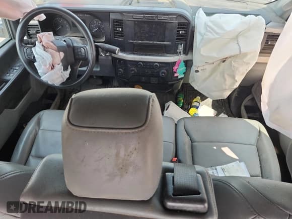 ✅ 2023 Ford F-250 XL • VIN: 1FT7W2BA8PEC13418 • Lot: 68757565. Wystawiony na Copart z przebiegiem Nie podano. Bezpłatny archiwum sprzedaży aukcyjnych z USA i szczegółowy raport historii pojazdu na DreamBid. Zdjęcie 8.