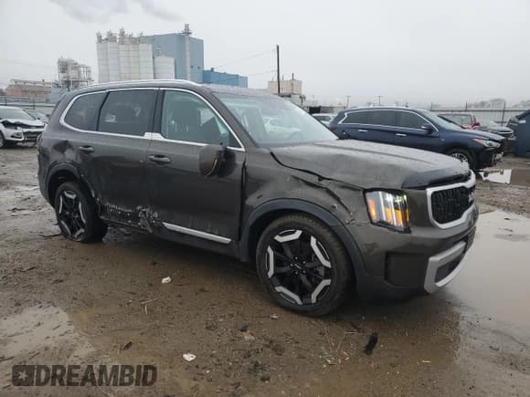 ✅ 2023 Kia Telluride EX • VIN: 5XYP34GC6PG362870 • Lot: 43584725. Listed on Copart with 25,927 mi. Free auction sales archive from the USA and detailed vehicle history report at DreamBid. Image 4.