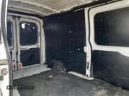 ✅ 2016 Ford Transit • VIN: 1FTYR2DG5GKB47182 • Lot: 60912595. Wystawiony na Copart z przebiegiem 158 262 mil. Bezpłatny archiwum sprzedaży aukcyjnych z USA i szczegółowy raport historii pojazdu na DreamBid. Zdjęcie 11.