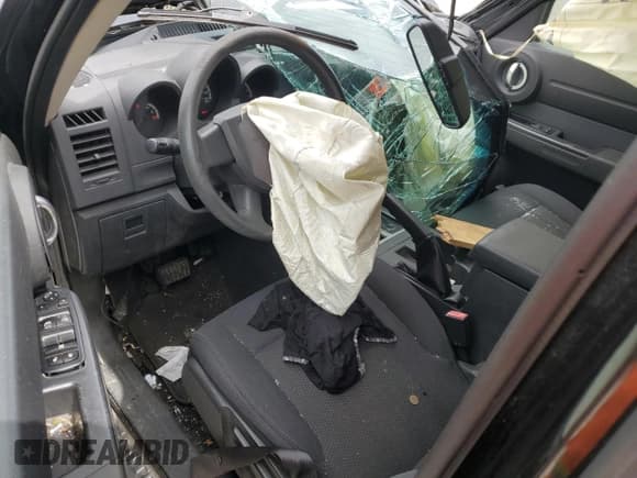 ✅ 2011 Dodge Nitro Heat • VIN: 1D4PU4GXXBW501574 • Lot: 57790205. Listed on Copart with 71,745 mi. Free auction sales archive from the USA and detailed vehicle history report at DreamBid. Image 8.