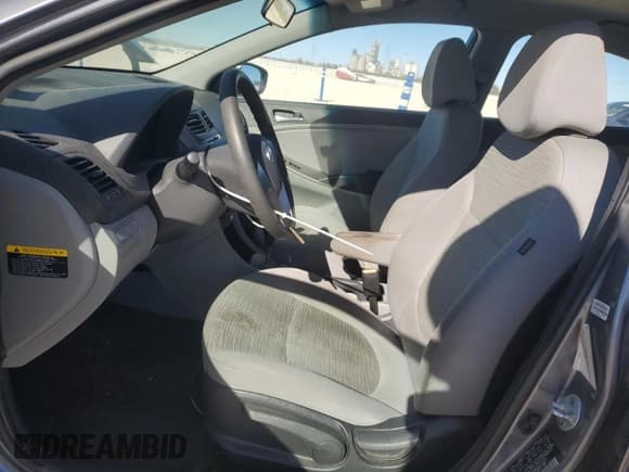 ✅ 2017 Hyundai Accent SE • VIN: KMHCT4AE2HU269526 • Лот: 81697564. Опубликован ранее на Copart с пробегом 125 913 миль. Бесплатный доступ к архиву аукционных продаж из США и подробный отчёт об истории автомобиля на DreamBid. Изображение 7.