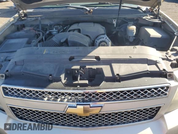 ✅ 2011 Chevrolet Tahoe LTZ • VIN: 1GNSKCE05BR142332 • Lot: 86078925. Listed on Copart with 213,206 mi. Free auction sales archive from the USA and detailed vehicle history report at DreamBid. Image 12.