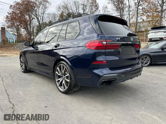 ✅ 2020 BMW X7 M50i • VIN: 5UXCX6C08L9B32979 • Lot: 93006545. Wystawiony na Copart z przebiegiem 95 146 mil. Bezpłatny archiwum sprzedaży aukcyjnych z USA i szczegółowy raport historii pojazdu na DreamBid. Zdjęcie 2.