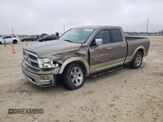 ✅ 2009 Dodge 1500 SLT • VIN: 1D3HB18T79S796952 • Lot: 43179375. Wystawiony na Copart z przebiegiem 225 317 mil. Bezpłatny archiwum sprzedaży aukcyjnych z USA i szczegółowy raport historii pojazdu na DreamBid. Zdjęcie 1.
