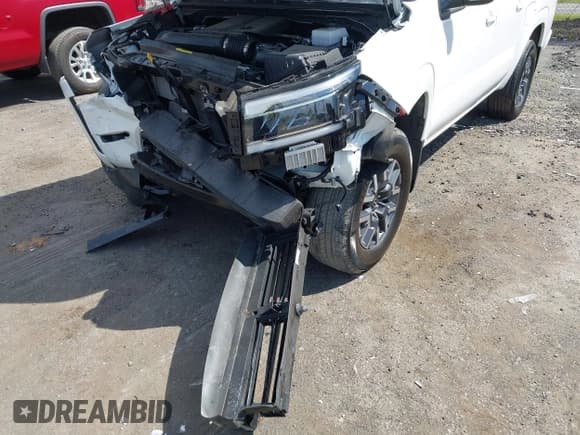 ✅ 2024 Nissan Frontier SV • VIN: 1N6ED1EK3RN634443 • Lot: 43102421. Listed on IAAI with 16,339 mi. Free auction sales archive from the USA and detailed vehicle history report at DreamBid. Image 6.