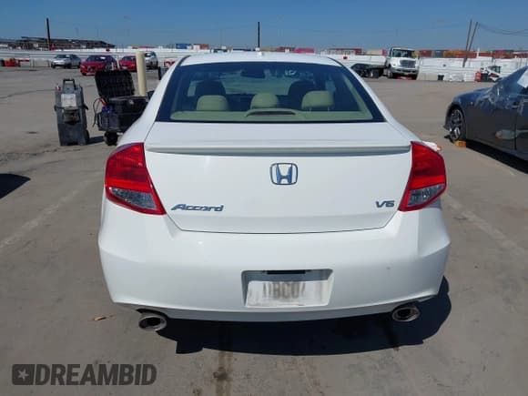 ✅ 2012 Honda Accord EX-L • VIN: 1HGCS2B83CA009961 • Lot: 43121281. Listed on IAAI with 177,683 mi. Free auction sales archive from the USA and detailed vehicle history report at DreamBid. Image 16.