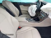 ✅ 2021 Mercedes-Benz C 300 • VIN: W1KWF8EB6MR648452 • Lot: 43049735. Wystawiony na IAAI z przebiegiem 49 656 mil. Bezpłatny archiwum sprzedaży aukcyjnych z USA i szczegółowy raport historii pojazdu na DreamBid. Zdjęcie 5.