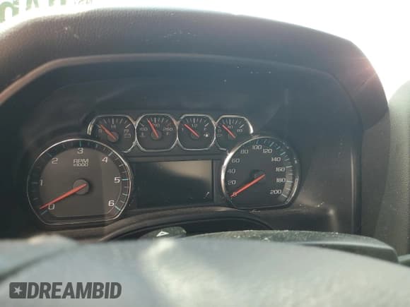 ✅ 2017 Chevrolet Silverado 1500 LT • VIN: 3GCUKREC5HG126557 • Lot: 84657925. Wystawiony na Copart z przebiegiem Nie podano. Bezpłatny archiwum sprzedaży aukcyjnych z USA i szczegółowy raport historii pojazdu na DreamBid. Zdjęcie 9.