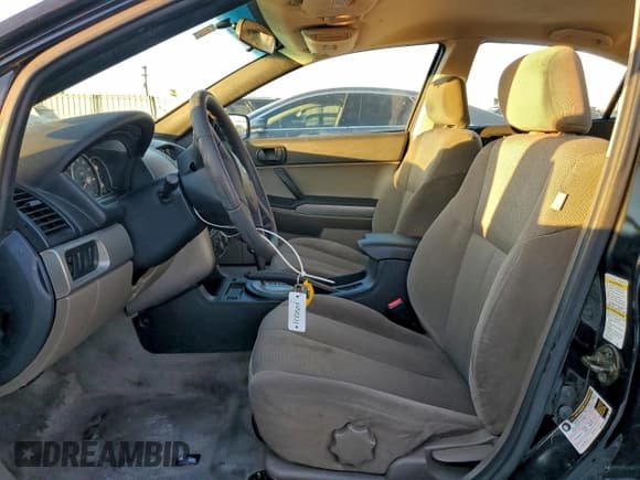 ✅ 2005 Mitsubishi Galant ES • VIN: 4A3AB36F45E037927 • Lot: 94725435. Wystawiony na Copart z przebiegiem 158 908 mil. Bezpłatny archiwum sprzedaży aukcyjnych z USA i szczegółowy raport historii pojazdu na DreamBid. Zdjęcie 7.