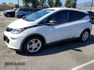 2018 Chevrolet Bolt EV LT z VIN 1G1FW6S07J4132507, wystawiony jako Copart lot #82509895 z przebiegiem 65 564 mil mil oraz Szkoda całkowita • Salvage title. Historia ofert i sprzedaży dostępna na DreamBid. Obrazek 1.