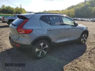 ✅ 2024 Volvo XC40 Plus Dark Theme • VIN: YV4L12UL1R2379678 • Lot: 92469875. Listed on Copart with 11,672 mi. Free auction sales archive from the USA and detailed vehicle history report at DreamBid. Image 3.