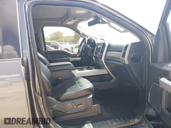 ✅ 2019 Ford F-250 XL • VIN: 1FT7W2BT5KEG38525 • Lot: 43388550. Wystawiony na IAAI z przebiegiem 151 304 mil. Bezpłatny archiwum sprzedaży aukcyjnych z USA i szczegółowy raport historii pojazdu na DreamBid. Zdjęcie 5.