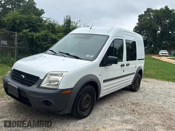 ✅ 2010 Ford Transit Connect XL • VIN: NM0LS6AN4AT019037 • Lot: 67667585. Wystawiony na Copart z przebiegiem 93 800 mil. Bezpłatny archiwum sprzedaży aukcyjnych z USA i szczegółowy raport historii pojazdu na DreamBid. Zdjęcie 2.
