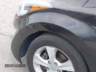 2016 Hyundai Elantra SE z VIN 5NPDH4AE3GH797286, wystawiony jako IAAI lot #43476209 z przebiegiem 197 492 mil mil oraz . Historia ofert i sprzedaży dostępna na DreamBid. Obrazek 6.