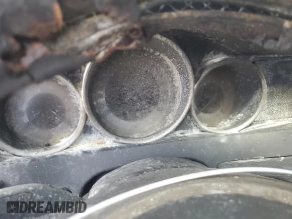 ✅ 2014 Mercedes-Benz C 250 • VIN: WDDGJ4HB3EG328784 • Lot: 69964275. Wystawiony na Copart z przebiegiem Nie podano. Bezpłatny archiwum sprzedaży aukcyjnych z USA i szczegółowy raport historii pojazdu na DreamBid. Zdjęcie 9.