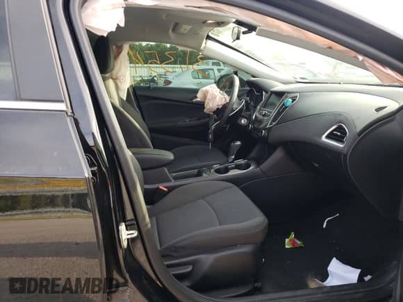 ✅ 2019 Chevrolet Cruze LT • VIN: 1G1BE5SM5K7100198 • Lot: 58836751. Listed on Copart with 31,354 mi. Free auction sales archive from the USA and detailed vehicle history report at DreamBid. Image 5.