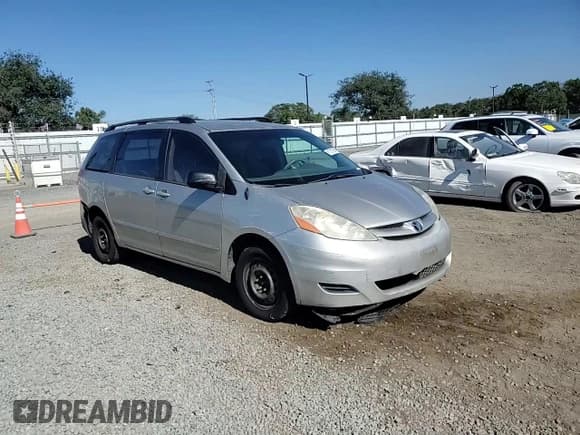 ✅ 2007 Toyota Sienna CE • VIN: 5TDZK23C47S083359 • Lot: 91731755. Wystawiony na Copart z przebiegiem 354 554 mil. Bezpłatny archiwum sprzedaży aukcyjnych z USA i szczegółowy raport historii pojazdu na DreamBid. Zdjęcie 14.