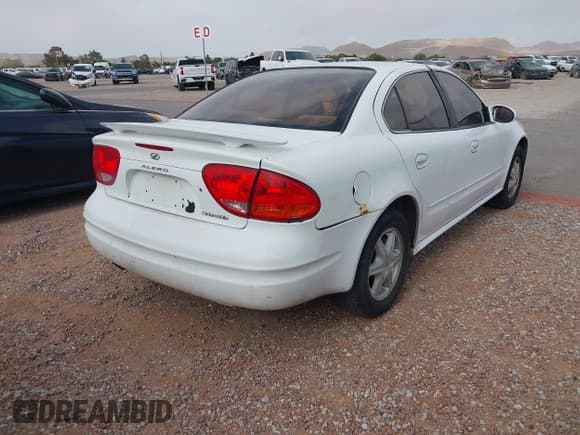 ✅ 2002 Oldsmobile Alero GL1 • VIN: 1G3NL52E22C190713 • Lot: 42108413. Wystawiony na IAAI z przebiegiem 188 534 mil. Bezpłatny archiwum sprzedaży aukcyjnych z USA i szczegółowy raport historii pojazdu na DreamBid. Zdjęcie 4.