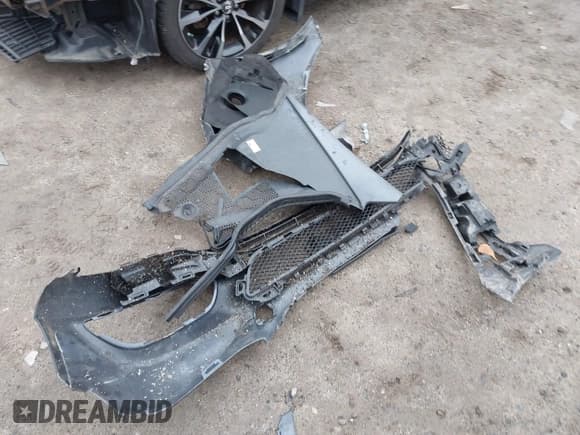 ✅ 2016 Mercedes-Benz C 300 • VIN: 55SWF4KB8GU152486 • Lot: 43753630. Wystawiony na IAAI z przebiegiem Nie podano. Bezpłatny archiwum sprzedaży aukcyjnych z USA i szczegółowy raport historii pojazdu na DreamBid. Zdjęcie 11.