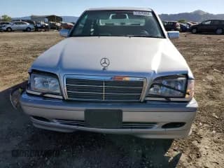 ✅ 2000 Mercedes-Benz C 230/260/280/320 • VIN: WDBHA29G7YA862910 • Lot: 71376664. Wystawiony na Copart z przebiegiem Nie podano. Bezpłatny archiwum sprzedaży aukcyjnych z USA i szczegółowy raport historii pojazdu na DreamBid. Zdjęcie 5.