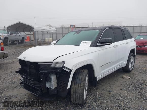 ✅ 2022 Jeep Grand Cherokee Summit • VIN: 1C4RJGEG2N8569685 • Lot: 41929952. Listed on IAAI with 20,484 mi. Free auction sales archive from the USA and detailed vehicle history report at DreamBid. Image 6.