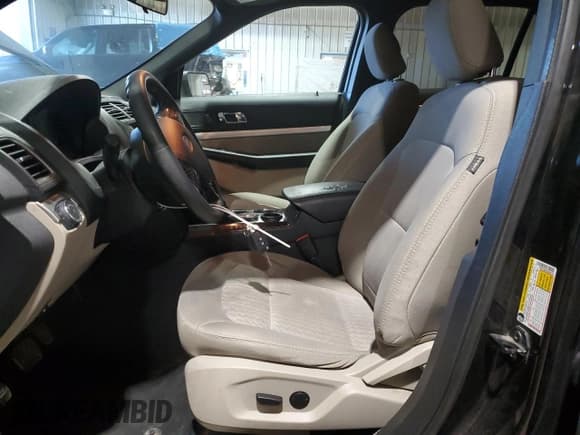 ✅ 2019 Ford Explorer • VIN: 1FM5K7B89KGA68279 • Lot: 43212035. Wystawiony na Copart z przebiegiem 154 256 mil. Bezpłatny archiwum sprzedaży aukcyjnych z USA i szczegółowy raport historii pojazdu na DreamBid. Zdjęcie 7.