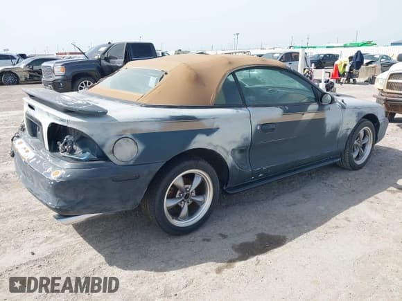 ✅ 1994 Ford Mustang • VIN: 1FALP45TXRF168327 • Lot: 42237759. Listed on IAAI with 147,629 mi. Free auction sales archive from the USA and detailed vehicle history report at DreamBid. Image 4.