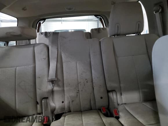 ✅ 2014 Ford Expedition XLT • VIN: 1FMJU1J50EEF17264 • Lot: 91066315. Wystawiony na Copart z przebiegiem 116 674 mil. Bezpłatny archiwum sprzedaży aukcyjnych z USA i szczegółowy raport historii pojazdu na DreamBid. Zdjęcie 10.