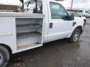✅ 2008 Ford F-350 • VIN: 1FDSF30558EE39662 • Lot: 43699545. Wystawiony na IAAI z przebiegiem 226 772 mil. Bezpłatny archiwum sprzedaży aukcyjnych z USA i szczegółowy raport historii pojazdu na DreamBid. Zdjęcie 6.