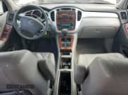 ✅ 2004 Toyota Highlander • VIN: JTEDP21A640003664 • Lot: 85199355. Wystawiony na Copart z przebiegiem 258 296 mil. Bezpłatny archiwum sprzedaży aukcyjnych z USA i szczegółowy raport historii pojazdu na DreamBid. Zdjęcie 8.