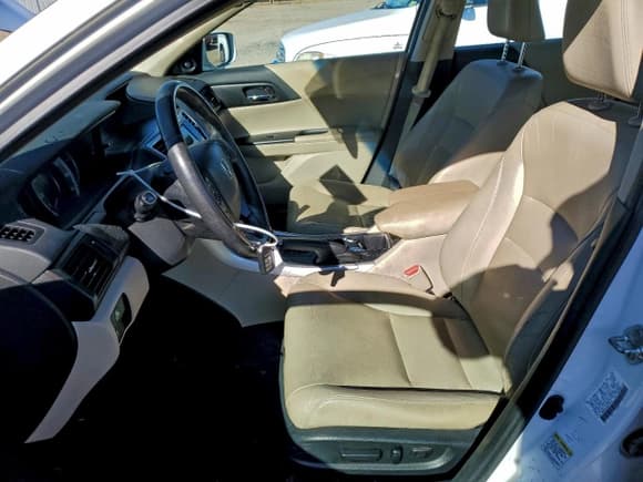 ✅ 2013 Honda Accord EX-L • VIN: 1HGCR2F80DA185759 • Лот: 93820625. Опубликован ранее на Copart с пробегом 163 386 миль. Бесплатный доступ к архиву аукционных продаж из США и подробный отчёт об истории автомобиля на DreamBid. Изображение 7.