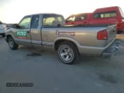 ✅ 2003 Chevrolet S-10 LS • VIN: 1GCCS19X438116921 • Лот: 88732285. Опубликован ранее на Copart с пробегом 128 030 миль. Бесплатный доступ к архиву аукционных продаж из США и подробный отчёт об истории автомобиля на DreamBid. Изображение 2.