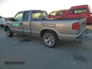 ✅ 2003 Chevrolet S-10 LS • VIN: 1GCCS19X438116921 • Лот: 88732285. Опубликован ранее на Copart с пробегом 128 030 миль. Бесплатный доступ к архиву аукционных продаж из США и подробный отчёт об истории автомобиля на DreamBid. Изображение 2.
