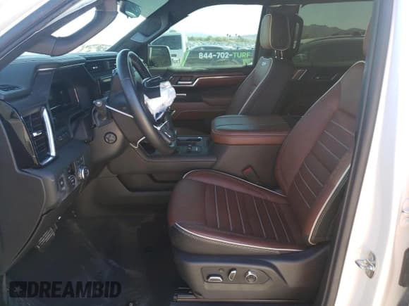 ✅ 2024 GMC Sierra 1500 Denali Ultimate • VIN: 1GTUUHEL4RZ333348 • Лот: 82270085. Опубликован ранее на Copart с пробегом 15 041 миль. Бесплатный доступ к архиву аукционных продаж из США и подробный отчёт об истории автомобиля на DreamBid. Изображение 7.