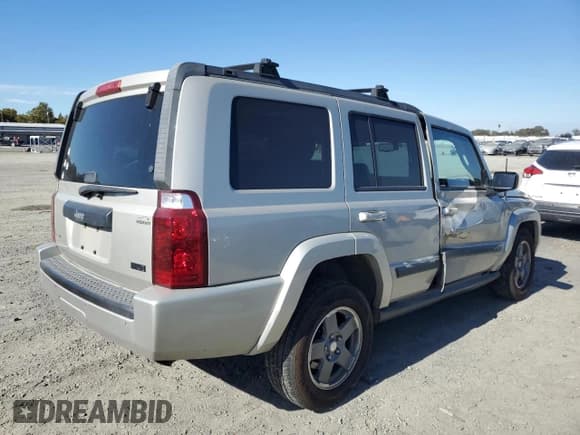 ✅ 2008 Jeep Commander Sport • VIN: 1J8HG48N38C172015 • Lot: 90869585. Wystawiony na Copart z przebiegiem 154 456 mil. Bezpłatny archiwum sprzedaży aukcyjnych z USA i szczegółowy raport historii pojazdu na DreamBid. Zdjęcie 3.