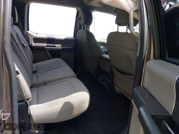 ✅ 2017 Ford F-150 XL • VIN: 1FTEW1CF6HFB67496 • Лот: 41884533. Опубликован ранее на IAAI с пробегом 156 424 миль. Бесплатный доступ к архиву аукционных продаж из США и подробный отчёт об истории автомобиля на DreamBid. Изображение 8.