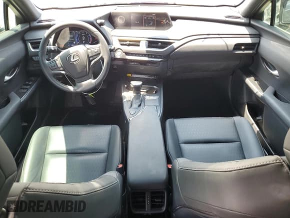 ✅ 2021 Lexus UX 200 • VIN: JTHX3JBH4M2041402 • Лот: 64621655. Опубликован ранее на Copart с пробегом 15 881 миль. Бесплатный доступ к архиву аукционных продаж из США и подробный отчёт об истории автомобиля на DreamBid. Изображение 8.