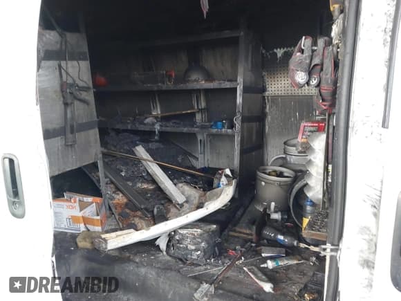 ✅ 2006 GMC Savana Cargo • VIN: 1GTFG15X961128838 • Lot: 41521596. Wystawiony na IAAI z przebiegiem Nie podano. Bezpłatny archiwum sprzedaży aukcyjnych z USA i szczegółowy raport historii pojazdu na DreamBid. Zdjęcie 8.