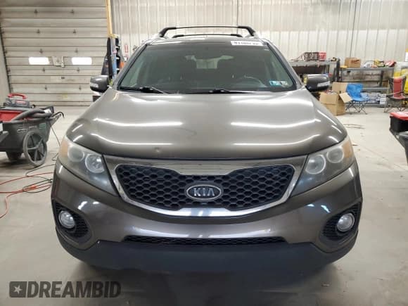 ✅ 2013 Kia Sorento EX • VIN: 5XYKUDA29DG391069 • Лот: 93184295. Опубликован ранее на Copart с пробегом 199 567 миль. Бесплатный доступ к архиву аукционных продаж из США и подробный отчёт об истории автомобиля на DreamBid. Изображение 5.