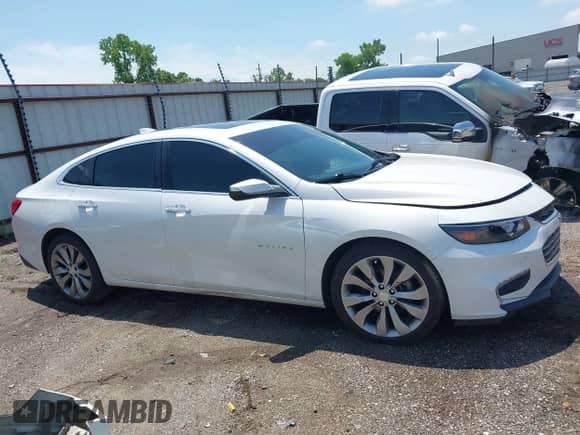 2016 Chevrolet Malibu Premier z VIN 1G1ZH5SX6GF268381, wystawiony jako IAAI lot #42517779 z przebiegiem 83 838 mil mil oraz . Historia ofert i sprzedaży dostępna na DreamBid. Obrazek 13.