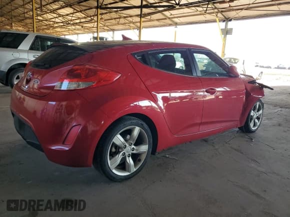 ✅ 2015 Hyundai Veloster • VIN: KMHTC6ADXFU244034 • Lot: 77004584. Wystawiony na Copart z przebiegiem 187 732 mil. Bezpłatny archiwum sprzedaży aukcyjnych z USA i szczegółowy raport historii pojazdu na DreamBid. Zdjęcie 3.