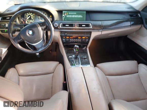 ✅ 2012 BMW 7 Series 750Li • VIN: WBAKB8C58CC963284 • Lot: 89708225. Wystawiony na Copart z przebiegiem 108 079 mil. Bezpłatny archiwum sprzedaży aukcyjnych z USA i szczegółowy raport historii pojazdu na DreamBid. Zdjęcie 8.