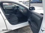 ✅ 2013 Volkswagen Passat S • VIN: 1VWAH7A33DC107558 • Лот: 43786495. Опубликован ранее на IAAI с пробегом 118 225 миль. Бесплатный доступ к архиву аукционных продаж из США и подробный отчёт об истории автомобиля на DreamBid. Изображение 5.